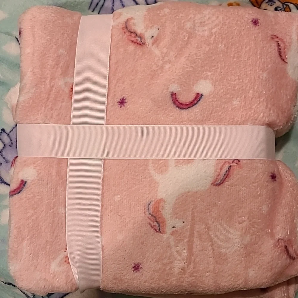 Soft unicorn blanket